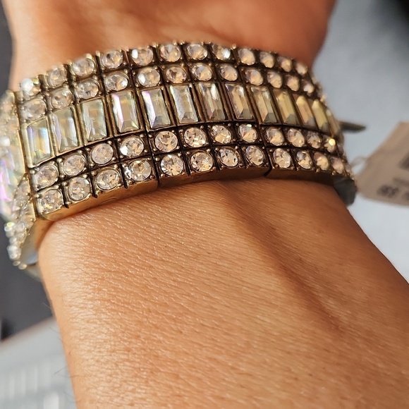 NWT Cookie Lee Women's Genuine Crystal Glam Stretch Bracelet - Picture 6 of 6